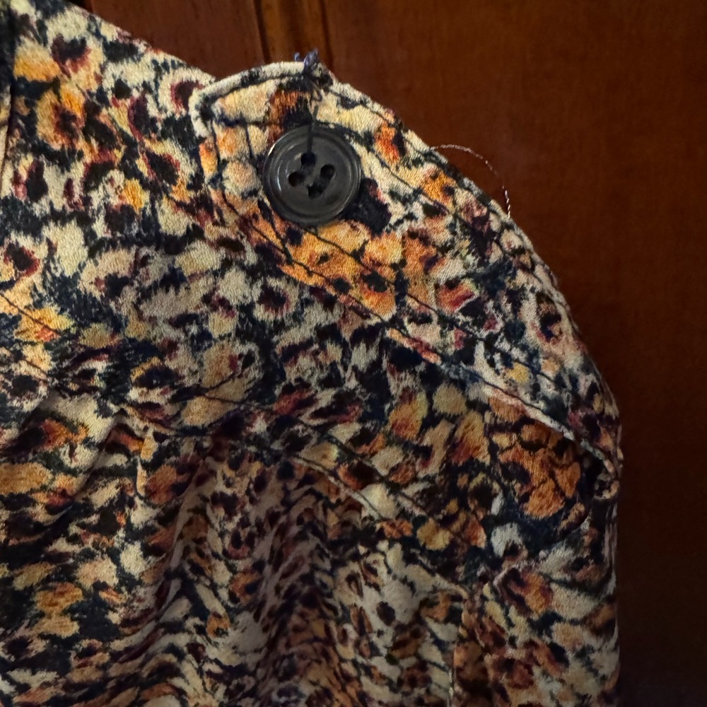 Liz Claiborne Women's Blouse in Orange, Blue, and Cream - Picture 4 of 6
